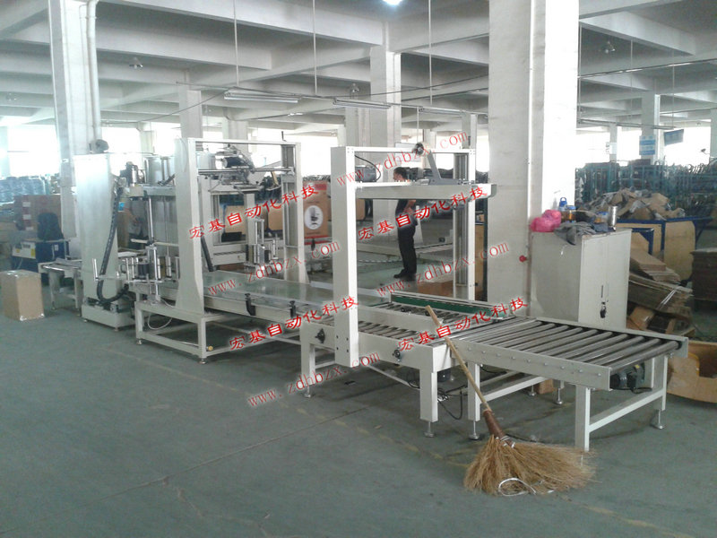 紙箱全自動貼標機，紙箱